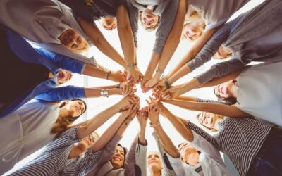 Bennünk Élő NŐ – Női Életműhely: A női lélek megtartó tere