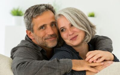 Miért lesz sok nő 40 felett újra szerelmes – akár egy fiatalabb férfiba?